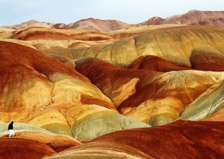 تپه های رنگین کمانی اشتهارد جاذبه ای بی نظیر برای گردشگران