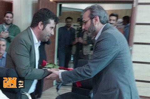 همکاران روشندل در مجموعه مدیریت شهری در ارائه خدمات به شهروندان موفق بودند همکاران روشندل در مجموعه مدیریت شهری در ارائه خدمات به شهروندان موفق بودند