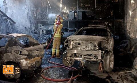 حادثه آتش سوزی کارگاه صافکاری با کمترین خسارت جانی مهار شد حادثه آتش سوزی کارگاه صافکاری با کمترین خسارت جانی مهار شد