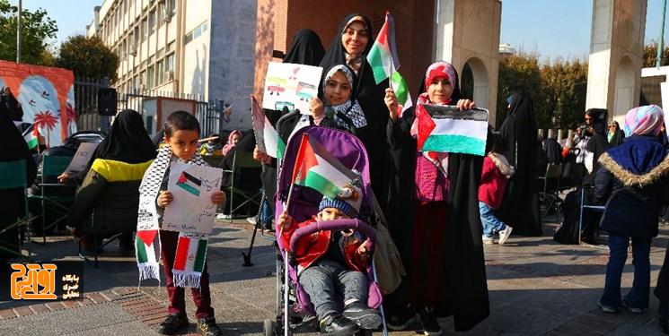 تجمع نمازگران البرزی در حمایت از مردم غزه تجمع نمازگران البرزی در حمایت از مردم غزه