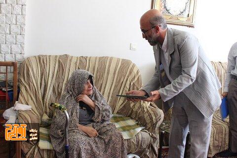 دیدار با خانواده معظم شهید «رضا کریمی» در منطقه ۳ کرج دیدار با خانواده معظم شهید «رضا کریمی» در منطقه ۳ کرج