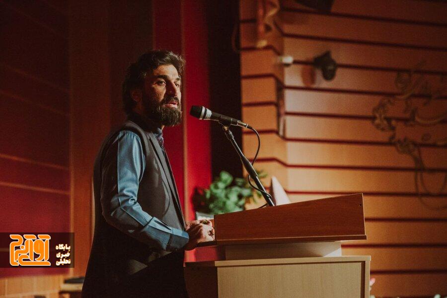 محفل شعر روح الله البرز در کرج برگزار شد محفل شعر روح الله البرز در کرج برگزار شد