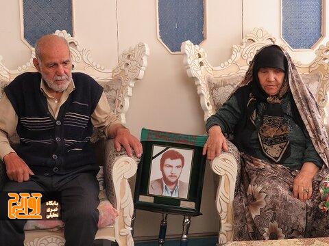 دیدار سرپرست منطقه ۵ کرج با خانواده «شهید نوروزی» و «شهید ناصرترابی» دیدار سرپرست منطقه ۵ کرج با خانواده «شهید نوروزی» و «شهید ناصرترابی»