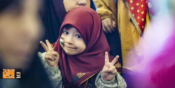 غرب در صدد آسیب زدن به نقش انسان سازی زنان در جامعه اسلامی غرب در صدد آسیب زدن به نقش انسان سازی زنان در جامعه اسلامی