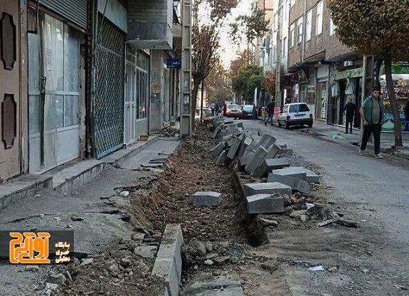 عملیات بهسازی خیابانهای محله حصارک پایین آغاز شد عملیات بهسازی خیابانهای محله حصارک پایین آغاز شد