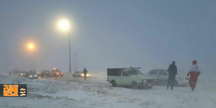 بارش شدید برف در جاده هشتگرد - طالقان بارش شدید برف در جاده هشتگرد – طالقان