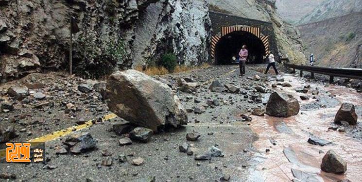 خطر ریزش سنگ و سقوط بهمن در محور کرج-چالوس خطر ریزش سنگ و سقوط بهمن در محور کرج-چالوس