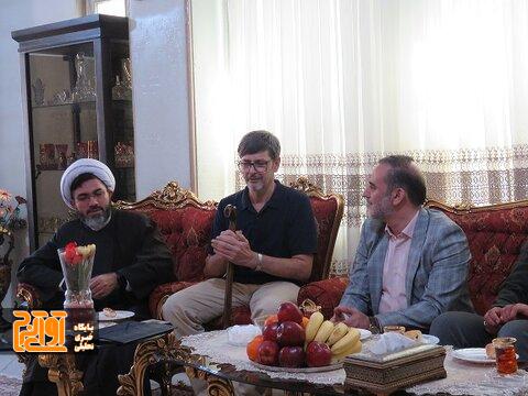 دیدار اعضای شورای اسلامی با جانباز دفاع مقدس «پرویز دلیجانی» دیدار اعضای شورای اسلامی با جانباز دفاع مقدس «پرویز دلیجانی»