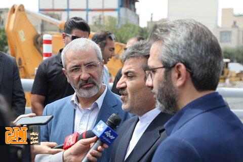 نظاره گر تحولات کم سابقه عمرانی در کلانشهر کرج هستیم/ روبان افتتاحیه را پاکبانان شریف قیچی زدند نظاره گر تحولات کم سابقه عمرانی در کلانشهر کرج هستیم/ روبان افتتاحیه را پاکبانان شریف قیچی زدند