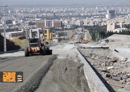 آغاز عملیات روکش آسفالت مکانیزه پروژه اتصال بولوار جمهوری شمالی به بزرگراه شهید سلیمانی