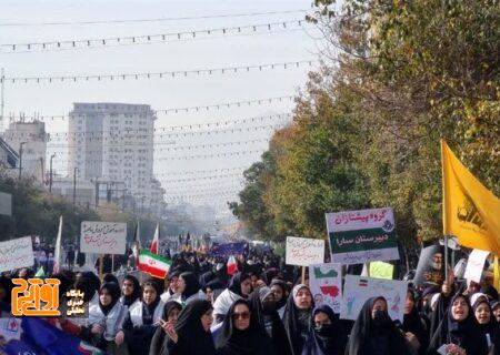 استکبارستیزی دانش‌آموزان و دانشجویان در راهپیمایی ۱۳ آبان‌‌