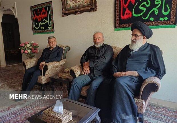 دیدار نماینده ولی‌فقیه در البرز با خانواده‌های شهدای جنگ ۱۲ روزه