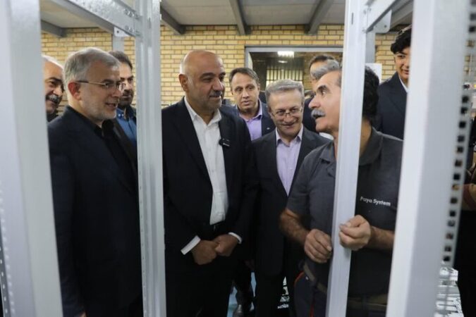 بازدید وزیر تعاون از واحد تولید محصولات چرمی در کرج