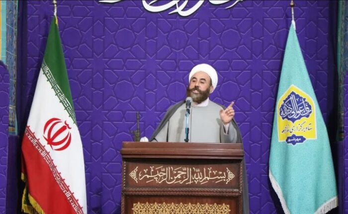 امام‌جمعه مهرشهر: سخت‌گیری‌ها ازدواج جوانان را به تأخیر می‌اندازد