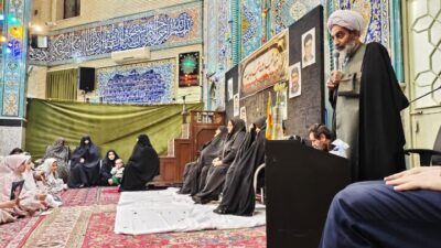 امام‌جمعه اشتهارد: اعتکاف نماد صبر، بندگی و خلوص است