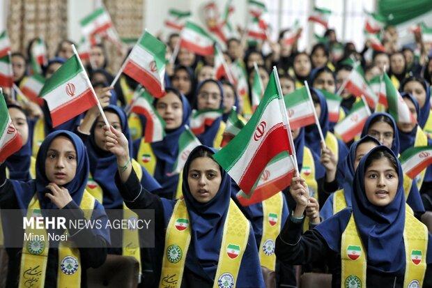 هویت ملی و مذهبی، سرمایه ماندگاری و اقتدار ایران در برابر تهدیدها است