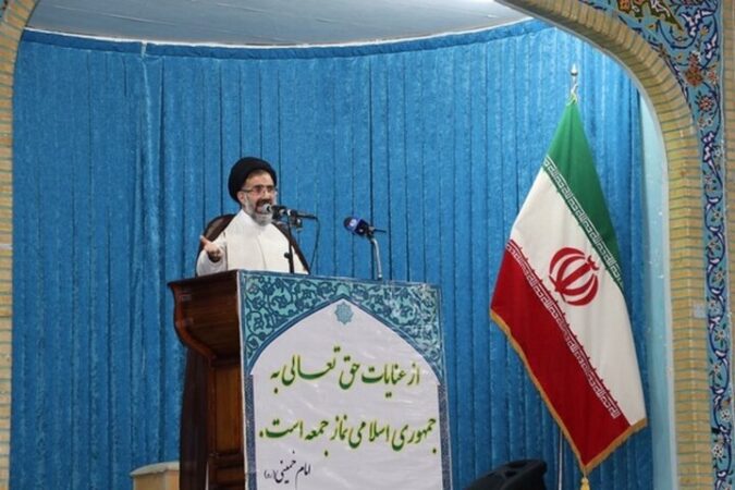 حسینی: کارگران نقش مهمی در استقلال کشور و ایجاد امنیت اقتصادی دارند