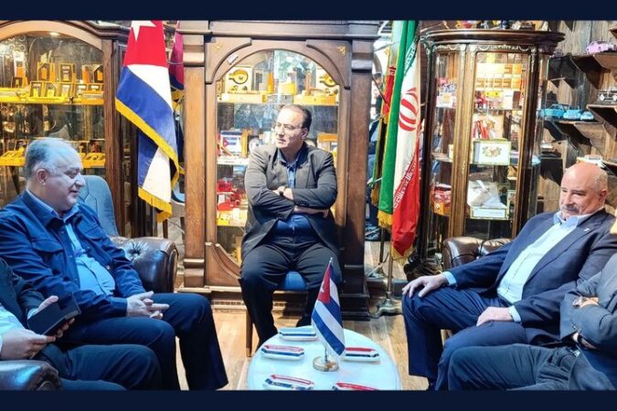 امروز به مصداق عینی کلام امام (ره) آمریکا هیچ غلطی نمی‌تواند بکند