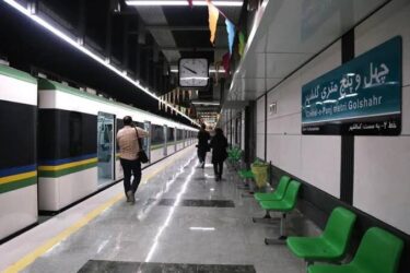 تردید رئیس شورا درباره ایمنی مترو کرج و اطمینان دادن شهردار به مسافران