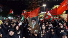 محرم آمد و جای خالی رهبر شهید بیشتر پیداست