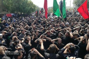 «ایران» یکپارچه حسینی شد؛ نوای «یا حسین(ع)» در آسمان طنین‌انداز شد