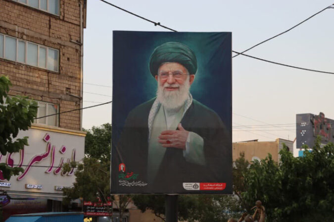 ائمه جمعه البرز: راه خون‌خواهی آقای شهید ایران از مسیر ولایت می‌گذرد