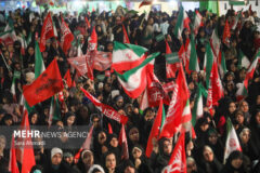 ترامپ با تحریم و محاصره می‌تواند ایران را تسلیم کند؟
