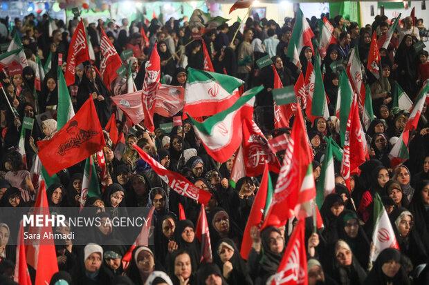 ترامپ با تحریم و محاصره می‌تواند ایران را تسلیم کند؟